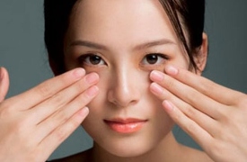 Học cách massage chống nếp nhăn trên da mặt