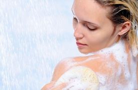 Những thói quen xấu khi tắm gây mụn trên da