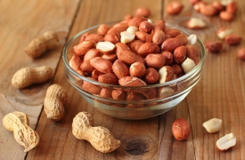 Tuyệt chiêu đẩy lùi lão hóa bằng mặt nạ đậu phộng