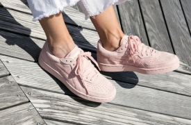 Các mẫu giày hồng lịm khó cưỡng lại