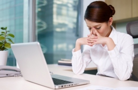 Ngồi máy tính nhiều gây ảnh hưởng sức khỏe