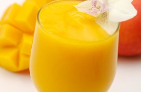 Hướng dẫn làm sinh tố xoài tảo xoắn mát lịm đẹp da