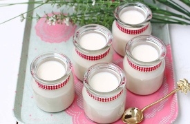 Đơn giản thực hiện món sữa chua ngay tại nhà