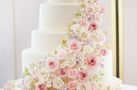 Những mẫu bánh cưới hot năm 2021