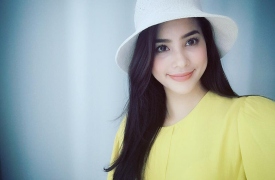 Phạm Hương xinh lung linh với mũ 140k