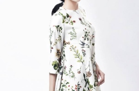 Cách mặc đồ hoa xinh xắn vừa túi tiền của sao Việt