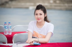 Á hậu Tú Anh với thời trang đa phong cách