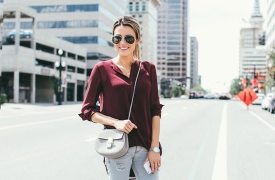 Lựa chọn màu áo phù hợp với từng loại quần jeans