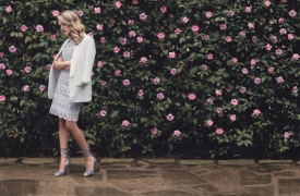 Sang trọng, trang nhã với đầm phối ren và họa tiết hoa