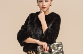 Quý cô thời thượng cùng áo khoác lông