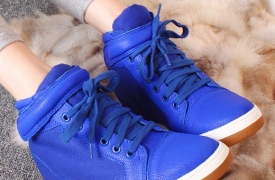 Điểm hoa trên giày dép xinh đón hè