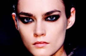 Lông mày rậm nổi bật - ấn tượng