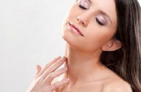 Để có vùng da cổ trắng sáng & mịn màng