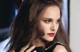 Môi đỏ mận ấm áp mùa đông 2013