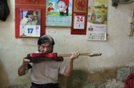 Người chơi guitar bằng răng duy nhất ở Việt Nam
