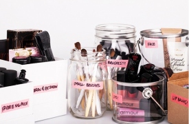 Mẹo hay giúp bạn xếp gọn gàng những món đồ trang điểm